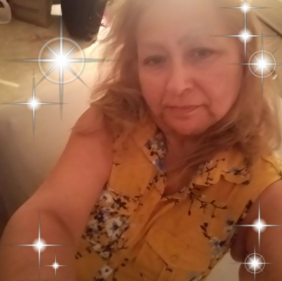 Meet your Posher, Josee - Picture 1 of 1